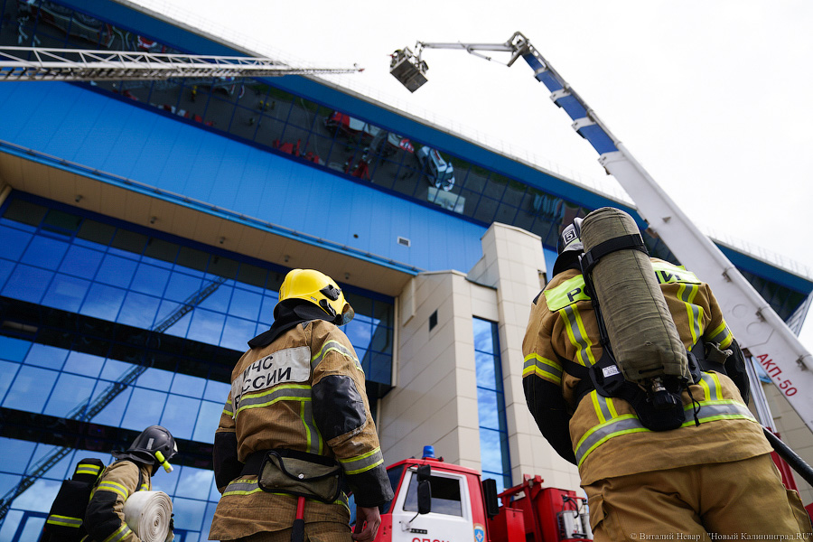 «Сложная архитектура»: как пожарные тренируются перед ЧМ-2022 по волейболу (фото)