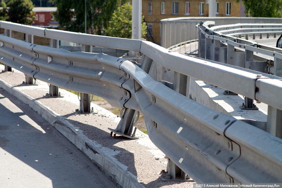 На второй эстакаде разбился мотоциклист, мотоцикл проехал ещё 300 метров (фото)