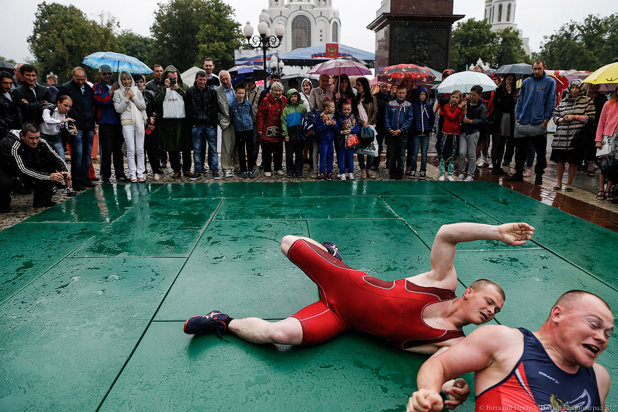 «Что мне дождик проливной»: как калининградцы погуляли на Дне России