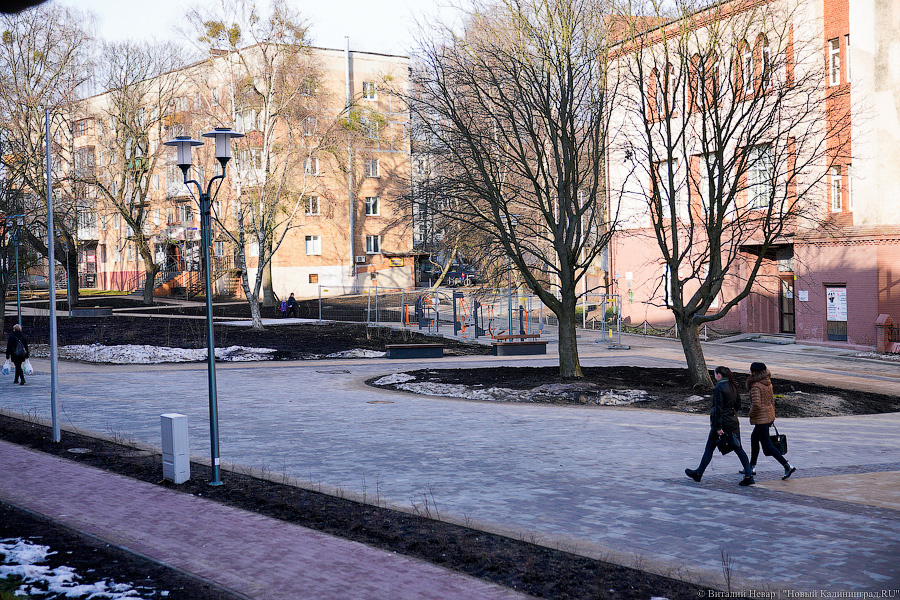 Как выглядит обновленная пешеходная зона на улице Рокоссовского без снега (фото)
