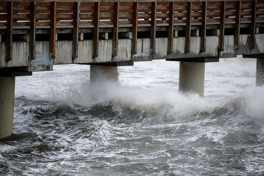 У моря погода: как Зеленоградское побережье переживает шторм