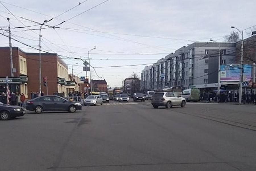 На Черняховского пенсионерка  упала в автобусе и получила сотрясение