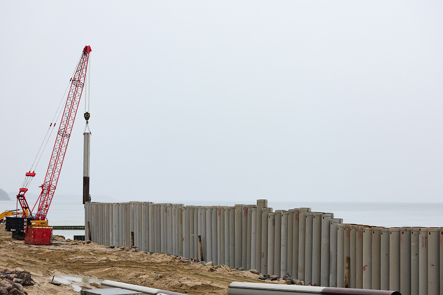 Вода, сваи, буны: что происходит в Светлогорске, где реконструируют старый променад (фото)