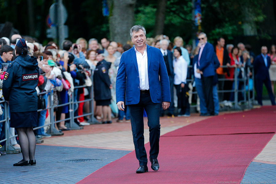 Бордовая мокрая: как прошло открытие XIII кинофестиваля «Балтийские дебюты»
