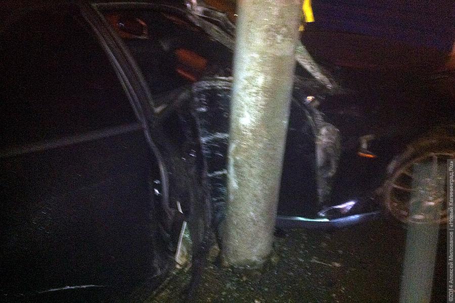 Водитель «Хонды» на Гагарина вылетел на встречку и «обнял» столб (фото)