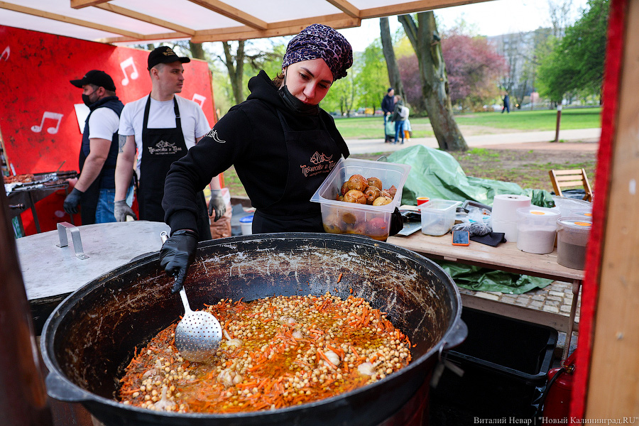 Шашлычок под медлячок: на острове Канта стартовала «Неделя еды и музыки» (фото)
