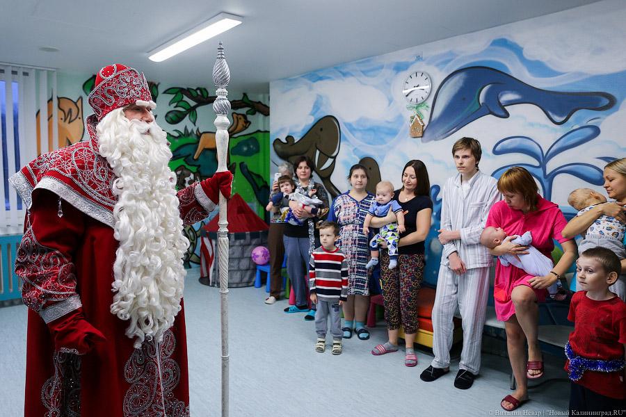 «Он настоящий»: региональный кардиоцентр посетил Дед Мороз из Великого Устюга