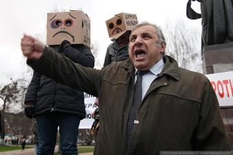 Первоклассников из особняков приписали к школе директора-коммуниста (список школ)