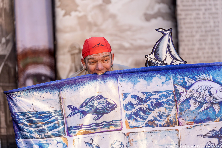 Не кантовать: в башне «Врангель» сыграли спектакль про Канта