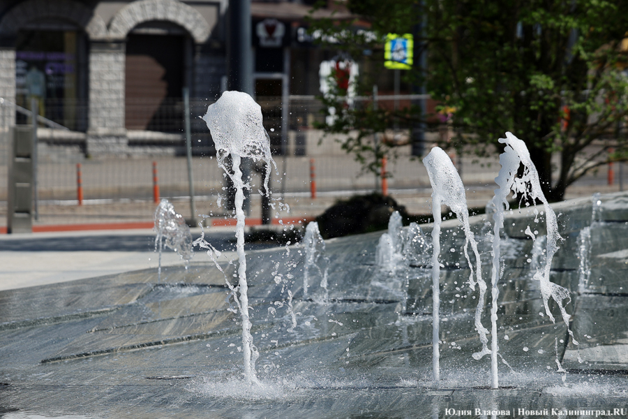 На площади у Дома искусств завершается благоустройство. Вот как она выглядит (фото)