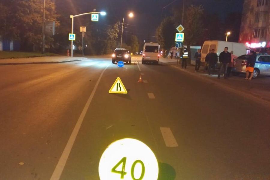 В Калининграде «Фольксваген» сбил подростка на электросамокате (фото)