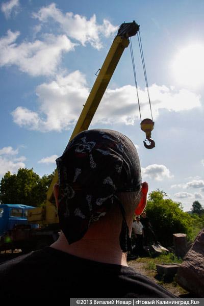 В пос. Яблоневка собрали по частям памятник Первой мировой (фото)
