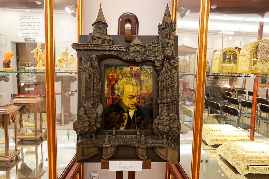 Новый дом: Музею янтаря передали уникальную коллекцию «солнечного камня» 