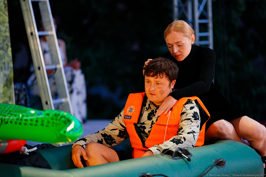 Сентябрьская «Гроза»: калининградский Драмтеатр сыграл спектакль на Верхнем озере