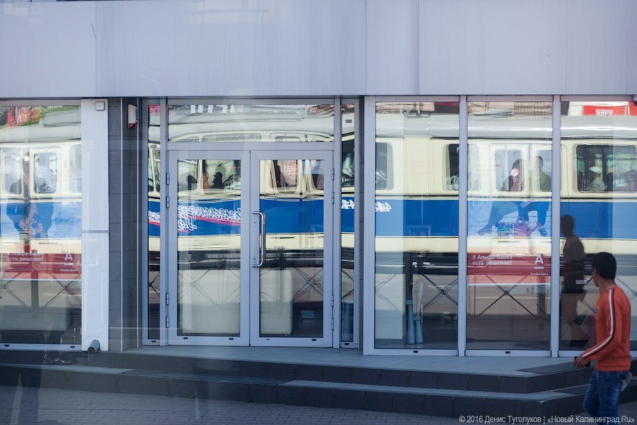 Почти ровесники: в Калининграде прошла трамвайная экскурсия для ветеранов