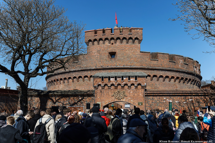 Знамя над бастионом: в Калининграде прошла реконструкция взятия башни Дона (фото)