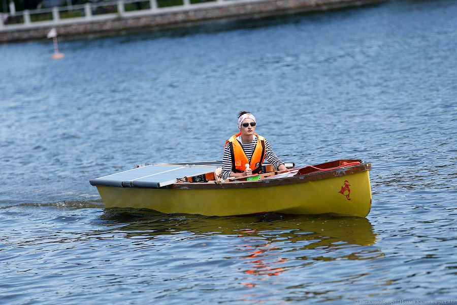 Стартовали: в Калининграде прошли соревнования лодок на солнечных батареях