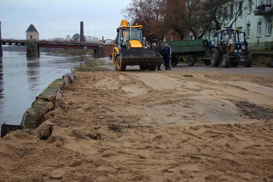 В Советске ликвидировали огромный провал на набережной (фото)