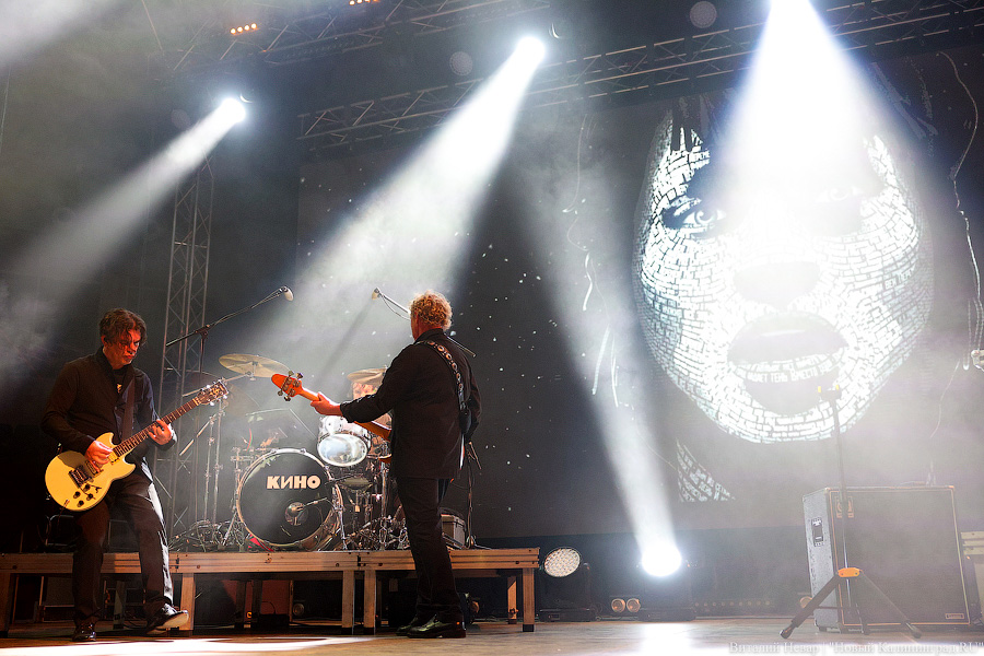В Калининграде прошёл концерт группы «Кино». Голос Виктора Цоя оцифровали (фото)