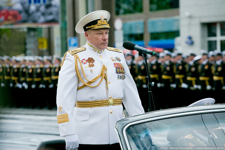 «Гвоздики», «Град» и снег: в Калининграде прошел Парад Победы