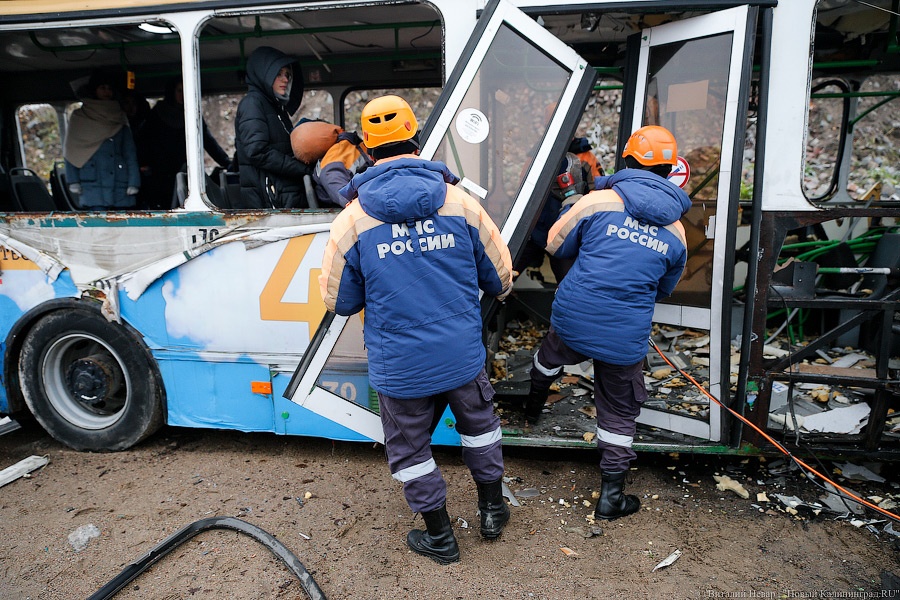 400 граммов тротила: в Калининграде спецслужбы взорвали автобус