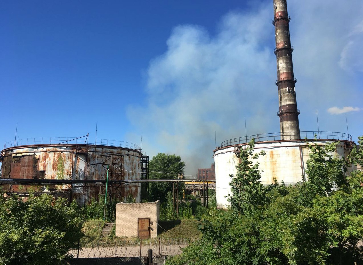 Тушить склады в Советске отправились вертолет МЧС и пожарный поезд