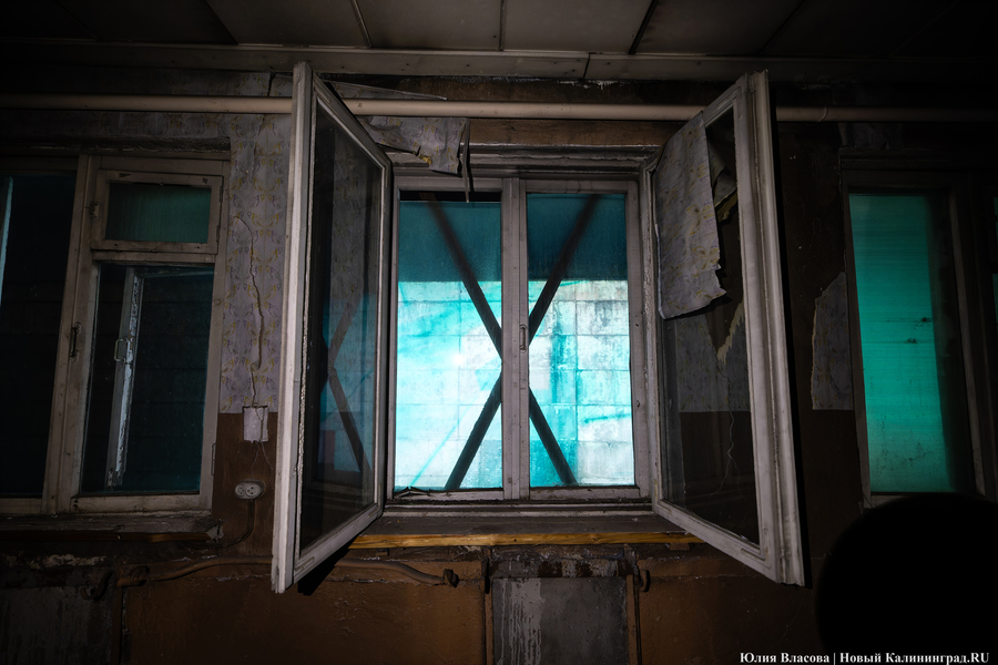 Индустриальные смыслы «Смены»: как прошёл фестиваль света в Кузнечном цехе (фото)