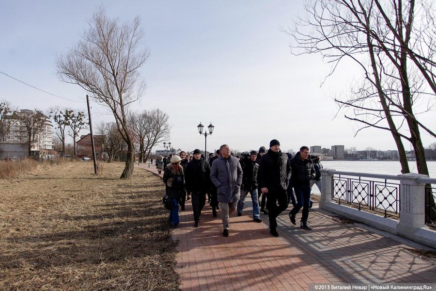 «Ярошук и Верхнее озеро»: как мэр города инспектировал провалы плитки