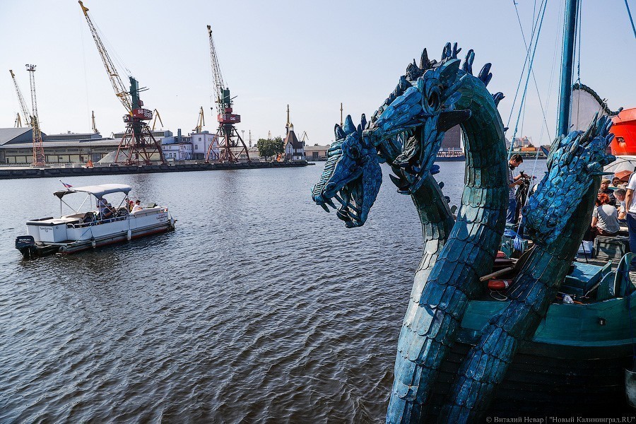 В Калининград пришел «Змей Горыныч». Мы побывали в его «чреве» (фото) (видео)