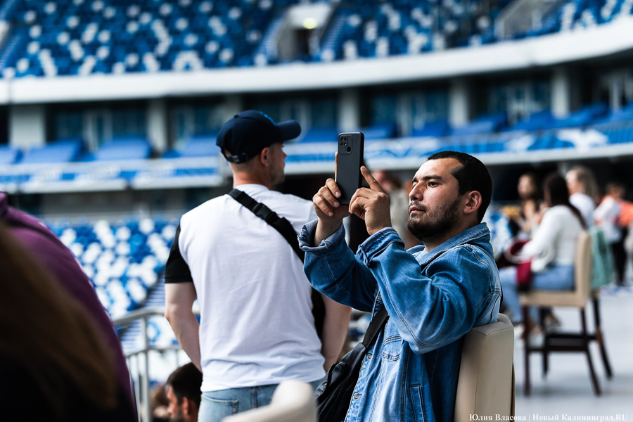 «Звуковая скульптура»: на стадионе «Калининград» устроили саунд-арт-концерт