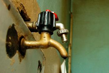 В Калининграде в домах на семи улицах отключена горячая вода 
