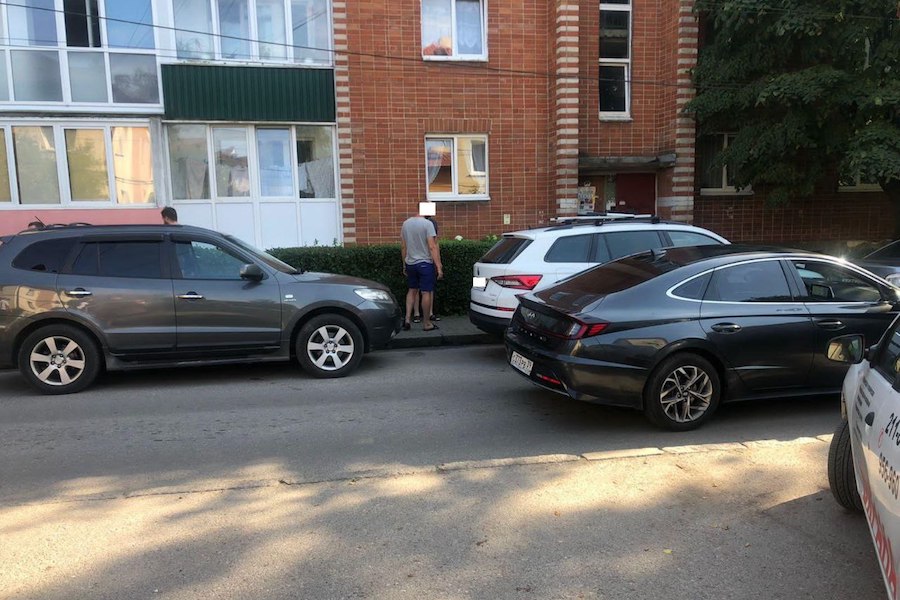 В Зеленоградске сбили девочку, которая внезапно выскочила на дорогу (фото)
