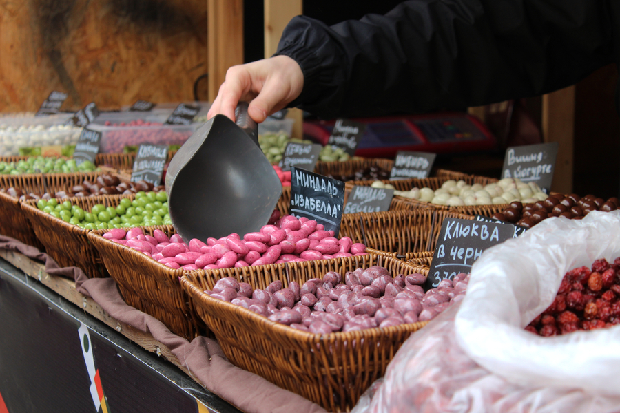 Ярмарка для метеоустойчивых: как прошло открытие гастрофестиваля на острове Канта (фото)