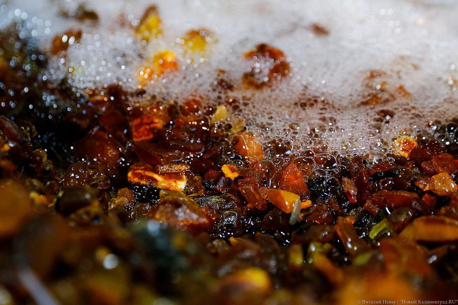 Обвиняемого в краже янтаря из трубы отпустили под домашний арест