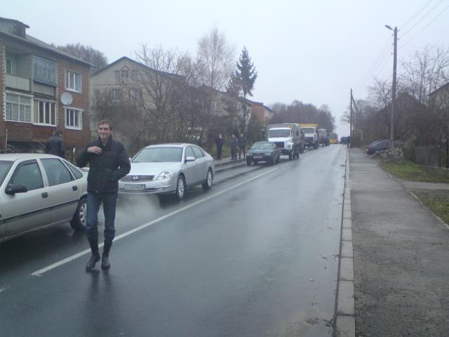 Группа пожилых людей перекрыла трассу на Зеленоградск