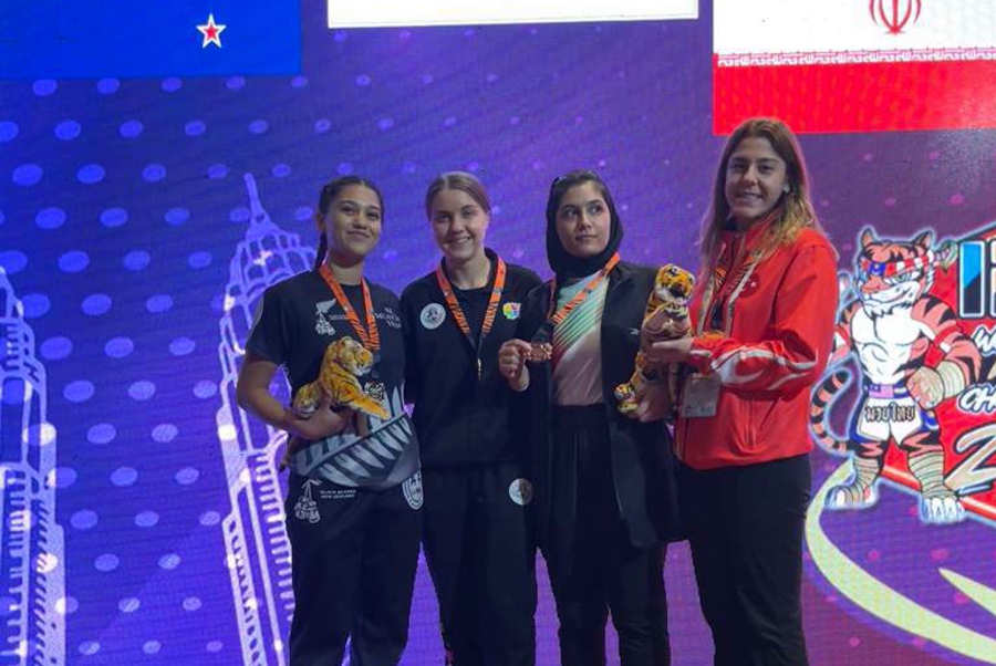 Фото предоставлено Леонидом Савельевым. Елизавета Кузнецова - вторая слева.