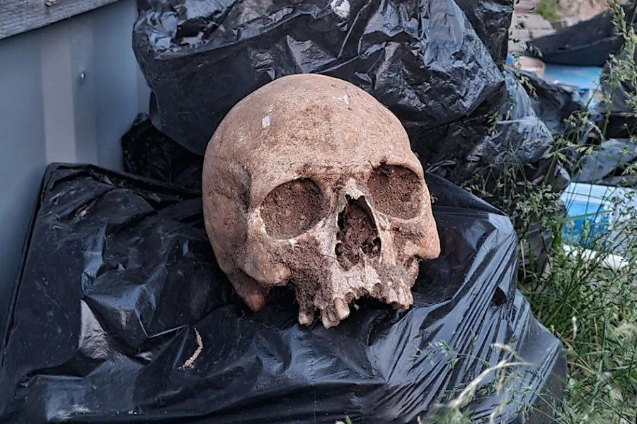 В Калининграде у Дома искусств археологи выкопали 80 покойников (фото)