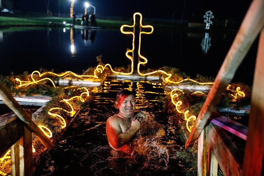Крещенские купания в стабильный «плюс»: фоторепортаж «Нового Калининграда» (фото)