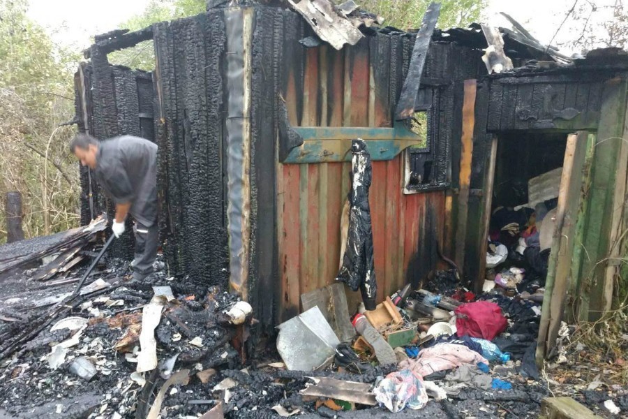 В Черняховске семейная пара устроила пожар на даче, мужчина погиб (фото)