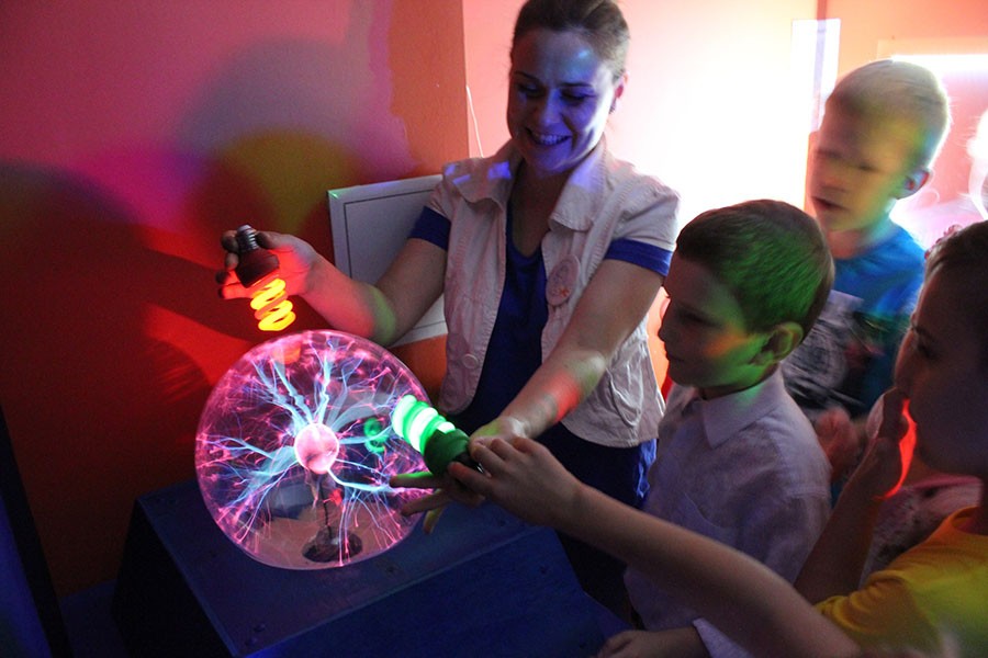 Что интересного ждет нас в мае в стране Эйнштейнии? 