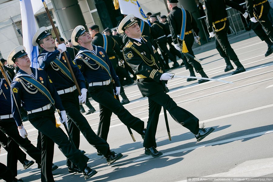 По главной улице с оркестром: как в Калининграде прошёл Парад Победы (фото)