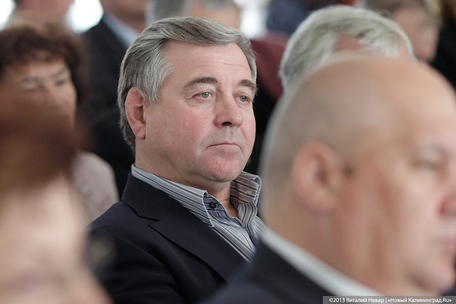 «По верхам»: как два министра Калининградской области на заседании АМОКО отчитывались