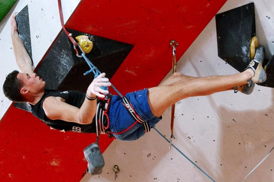 Калининградский спортсмен стал чемпионом России по скалолазанию
