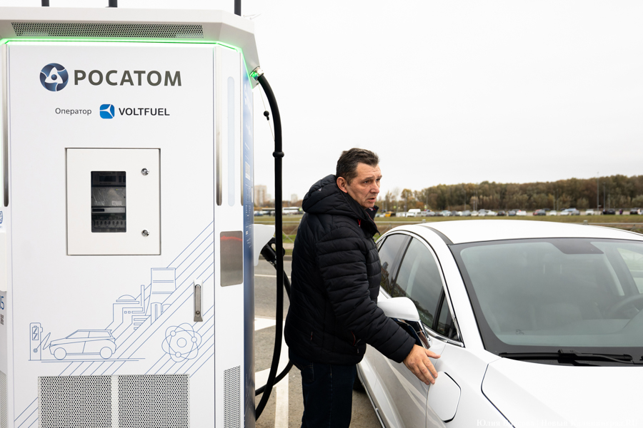 «Заправка» — до часа ожидания: как выглядят хабы для зарядки электромобилей (фото)