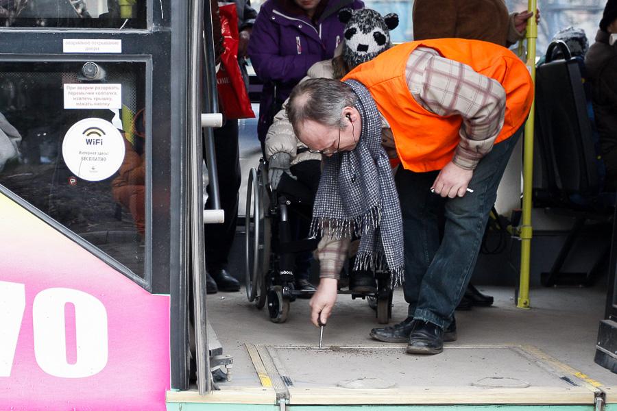 «Так и живем!»: как повернуть водителей троллейбусов Калининграда лицом к инвалидам