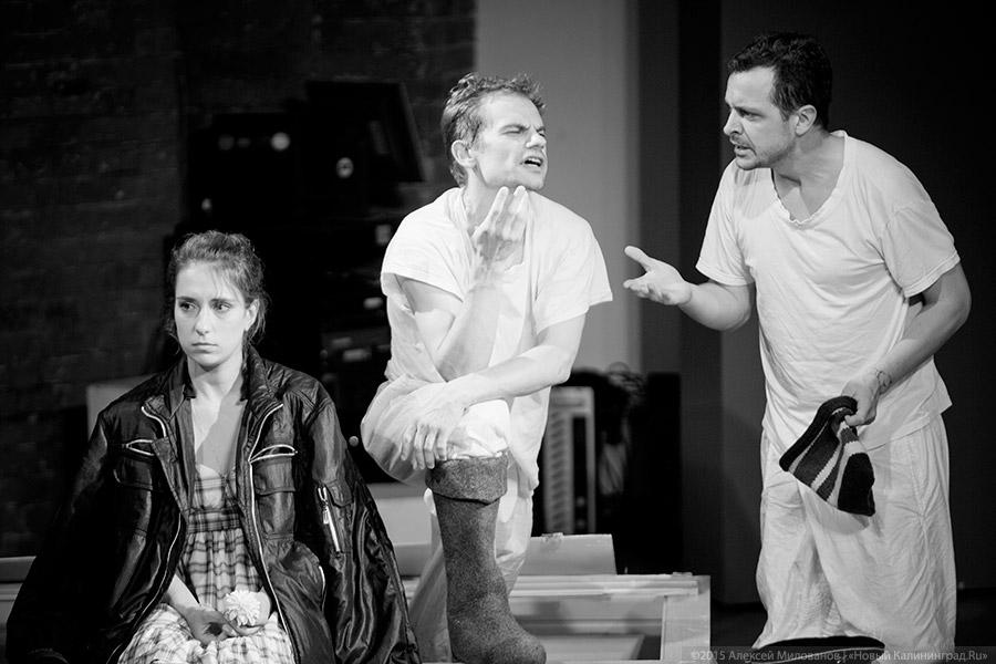 Перед холодом все равны: премьера спектакля «Зима» в «Воротах»