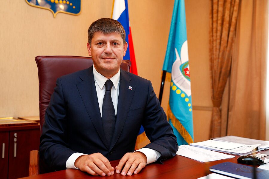 Кропоткин призвал депутатов общаться с избирателями в соцсетях, чтобы избежать негатива