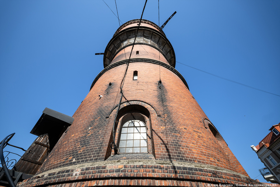 Ремонт фасада водонапорной башни в Черняховске встал на паузу из-за «Россетей»