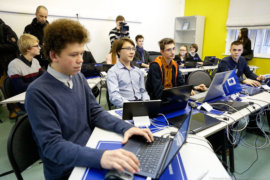 Гениальное место: как Алиханов с одаренными школьниками и IT-шниками общался