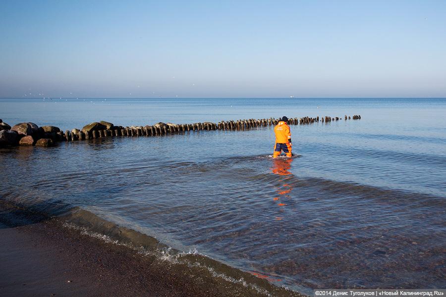 Зеленоградец поздравил женщин с 8 Марта, проплыв больше километра в ледяной воде